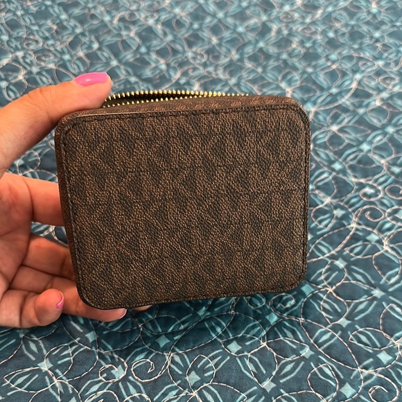 MK Brown Jewelry Travel Case - Picture 4 of 6